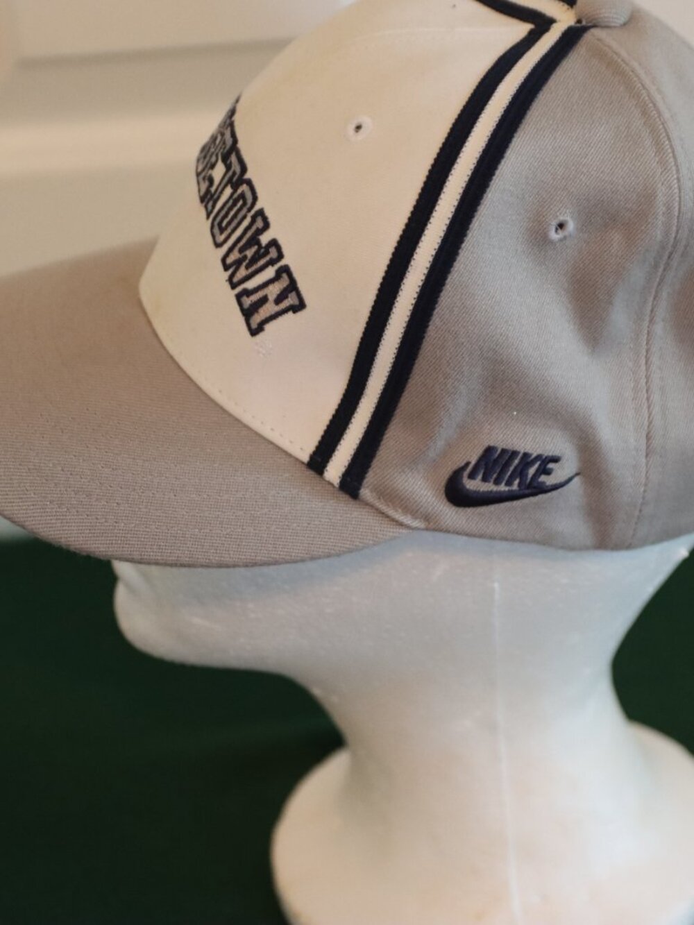 Nike Georgetown University 6 Panel Baseball Style Cap White/Blue/Grey/Tan - Picture 7 of 12